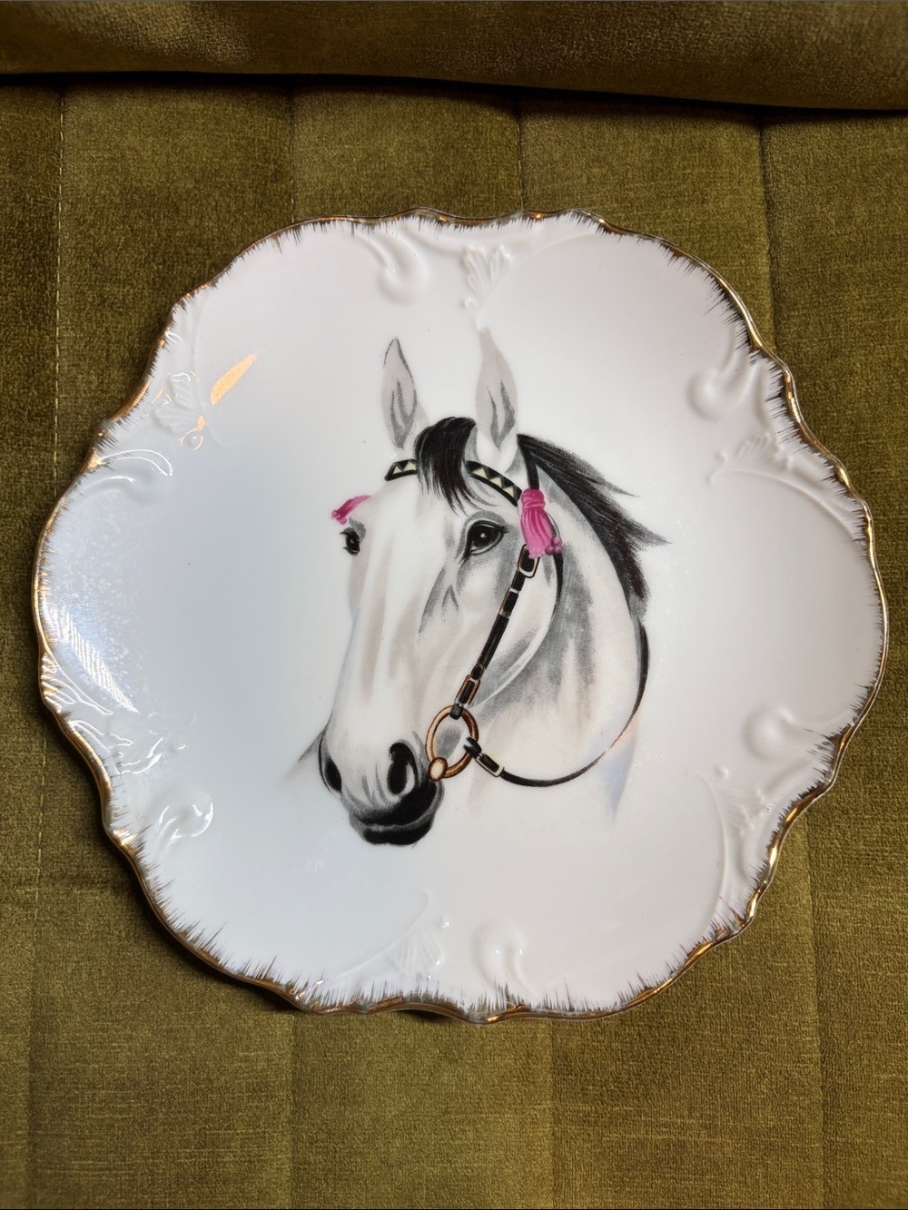 Decorative White Horse Plate with Gold Rim